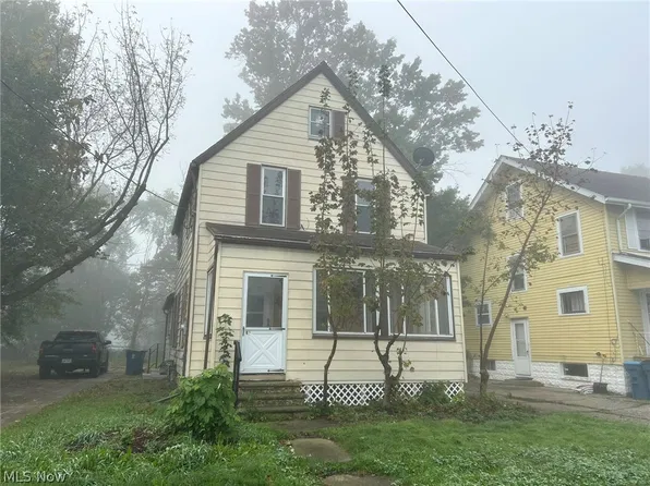 823 W 21st St, Lorain, OH 44052