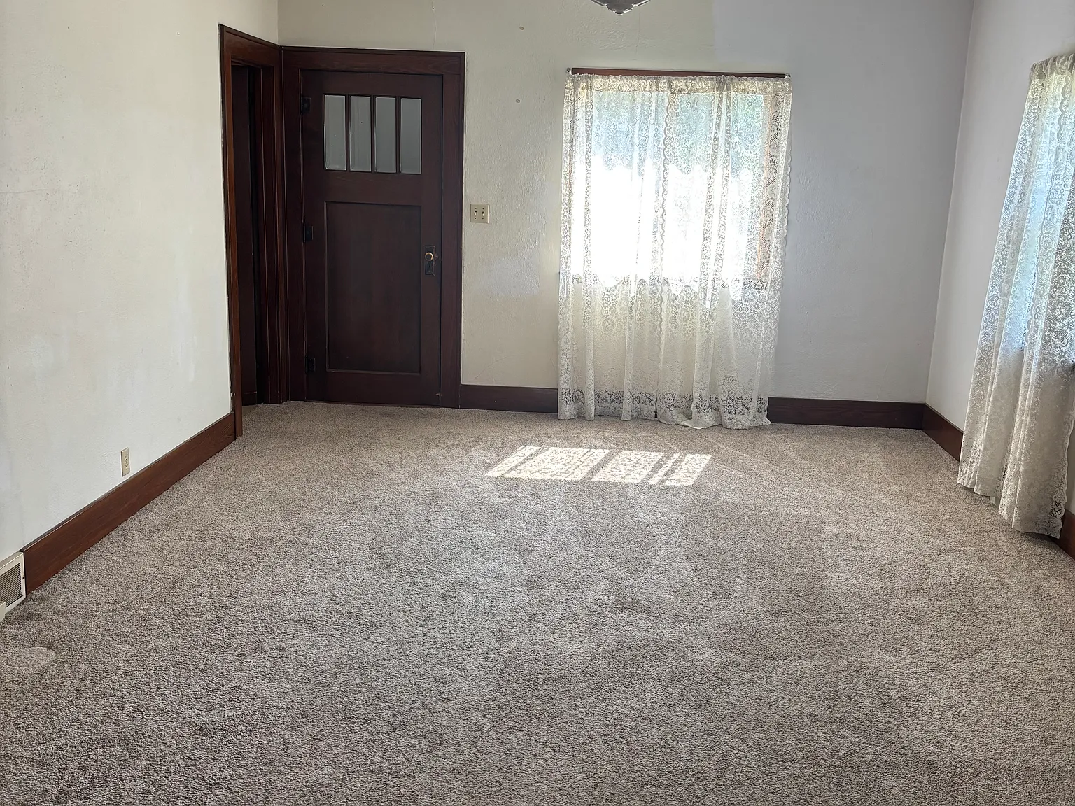 3 bed, 1000 sqft, $800 — Photo 3