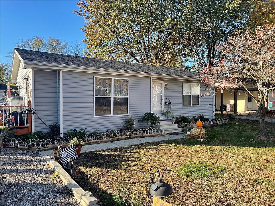 1710 Washington St, Carlyle, IL 62231 Zillow