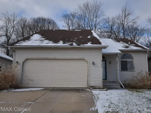 746 Woodingham Ave, Waterford, MI 48328
