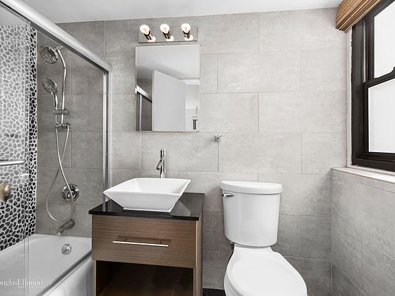 5th image of 220 E 57th St APT 7J
