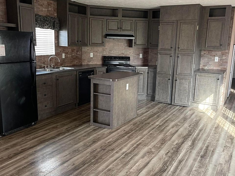 2nd image of 5690 Louisville Rd #60