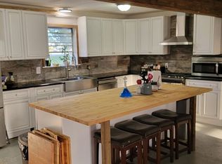 9993 Longpoint Rd, Burton, TX 77835