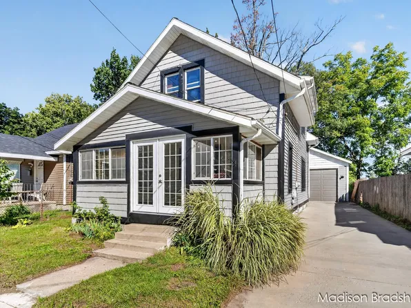 229 Fox St SW, Grand Rapids, MI 49507