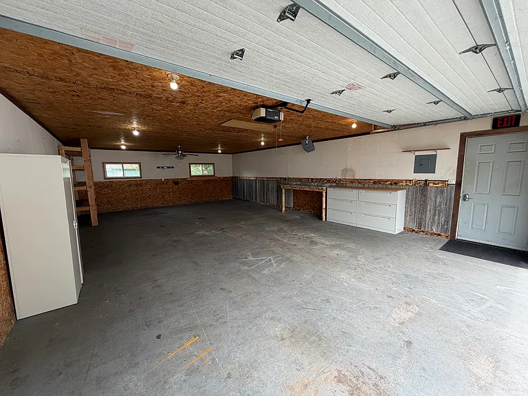 1747 N Ullman St — Photo 11