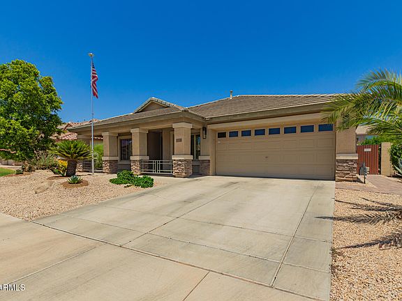 3rd image of 17796 W ANDORA Street