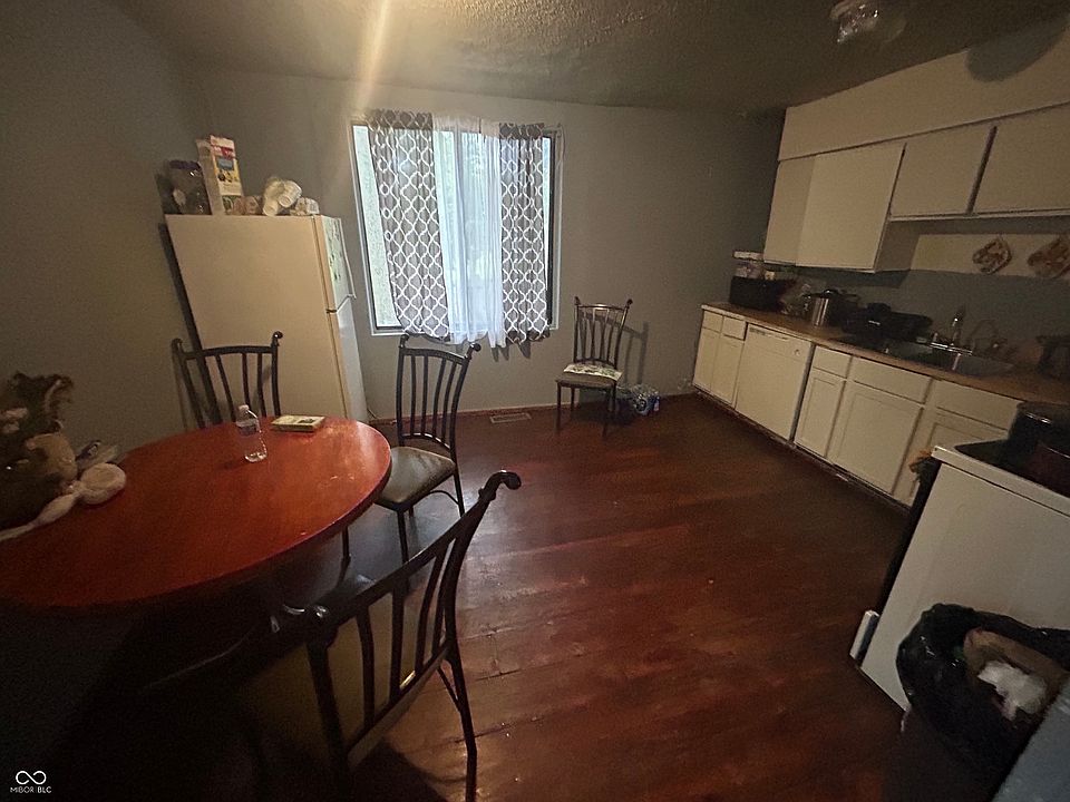 2nd image of 2230 Silver Maple Ct