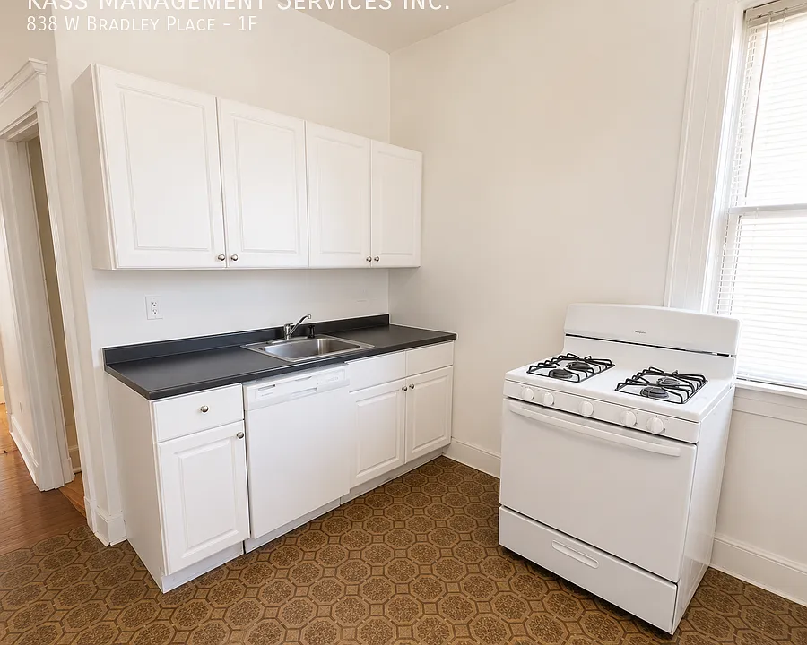 838 W Bradley Pl #1F