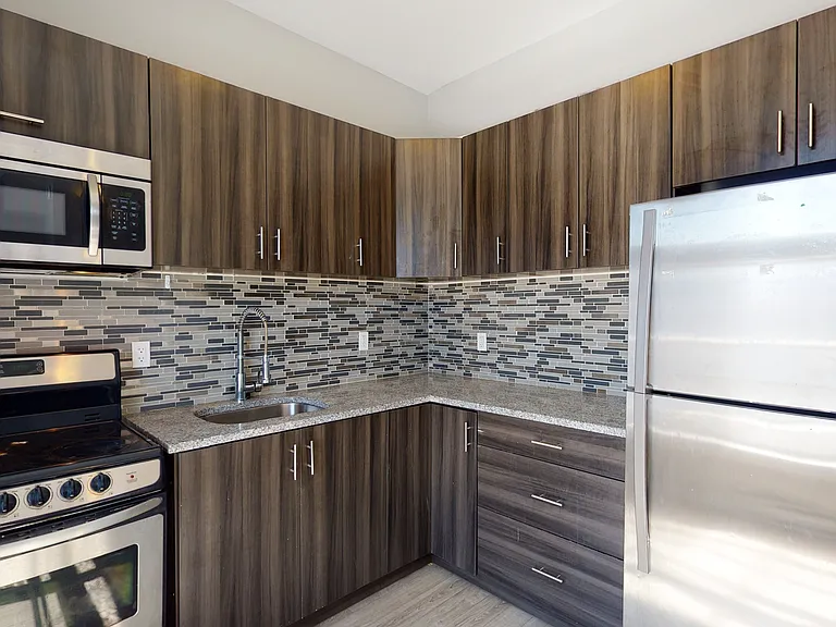 245 Laurier Ave E — Photo 14