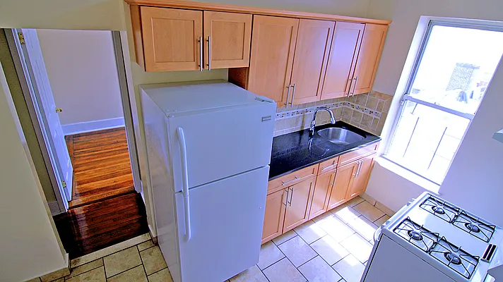 Rented by Martini Properties LLC | media 10