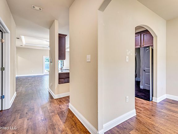 5th image of 11541 Caroline Ct
