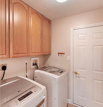 5th image of 101 Camelot Ct