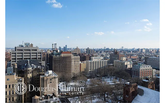Sold by Douglas Elliman | media 21