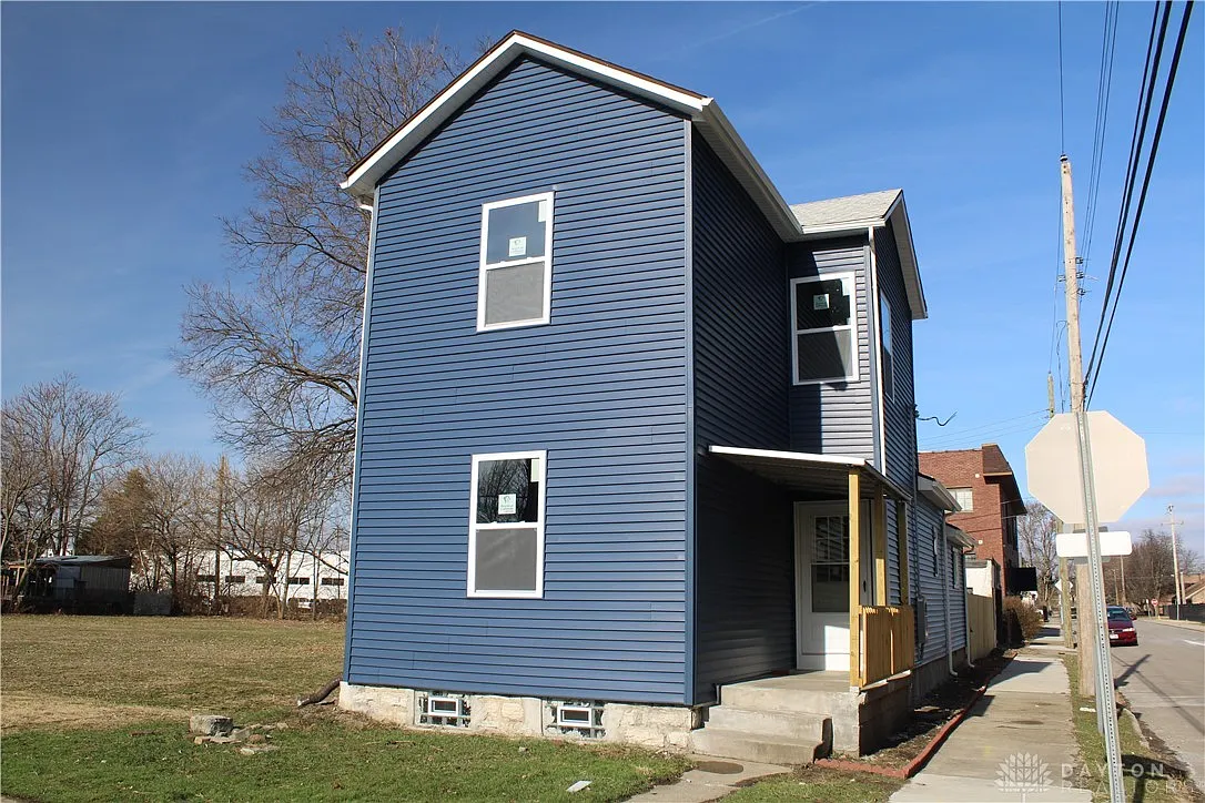 57 Emmet St photo 1