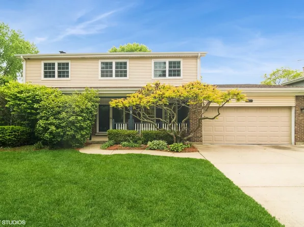 1921 E Peachtree Ln, Arlington Heights, IL 60004