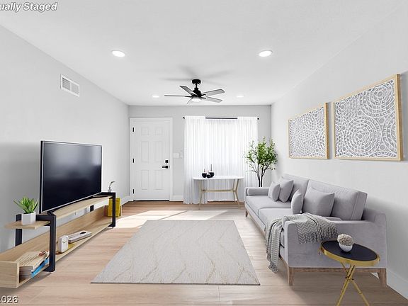 3rd image of 3708 Reseda Cir