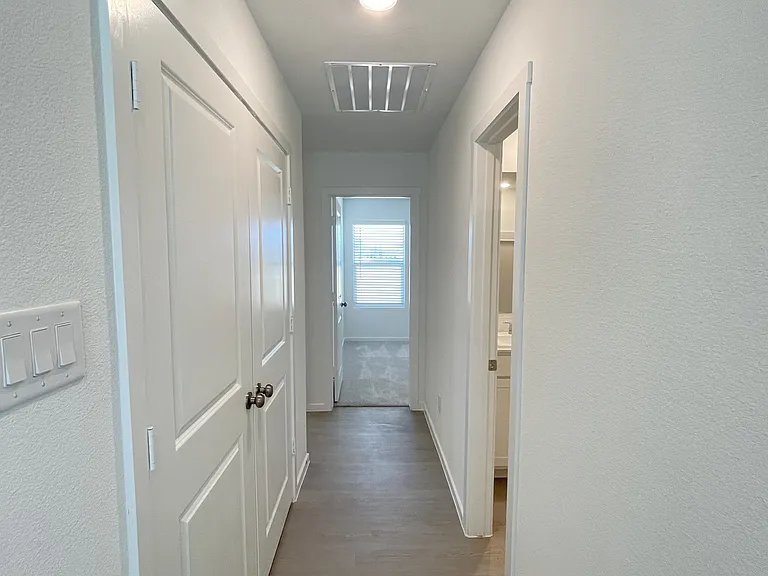 3185 Campeiro Ave — Photo 4