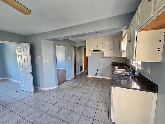 4th image of 4648 Torrence Ave