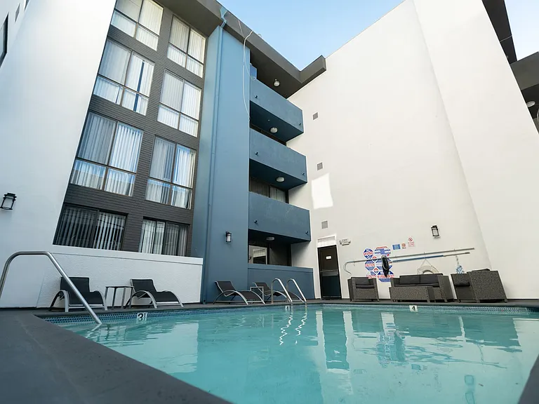 1223 Federal Ave — Photo 6