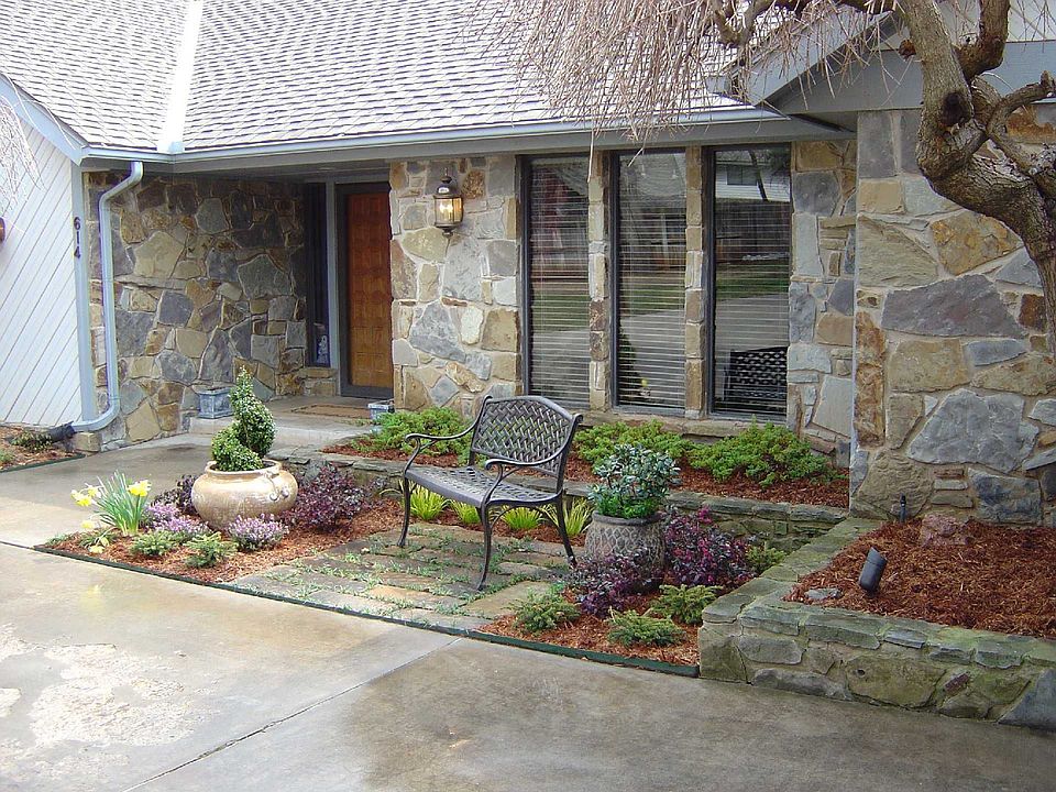 Front Flowerbed