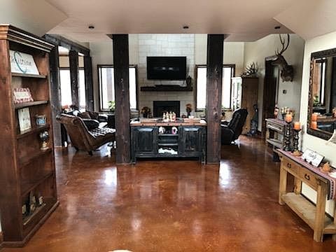 3rd image of 1626 Mountain Valley Dr