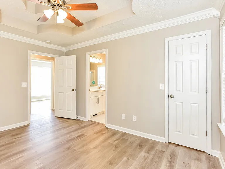 1920 Streamfield Ct — Photo 12