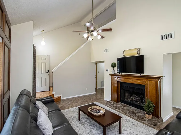 101 Bearskin Dr — Photo 7