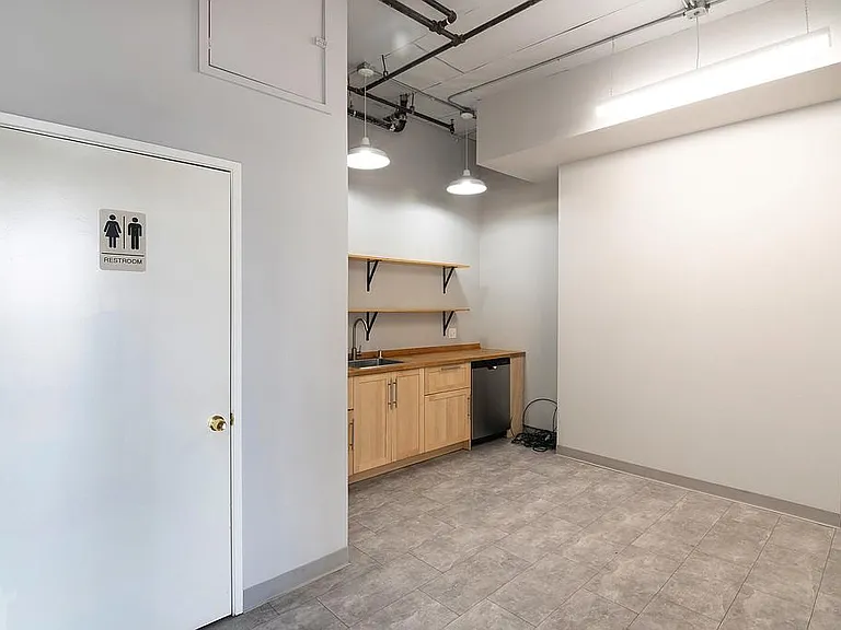 5265 Fountain Ave #2 — Photo 9