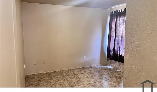 213 Manzano St NE #C — Photo 2