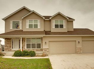 1621 Quail Ridge Rd, Cedar Falls, IA 50613