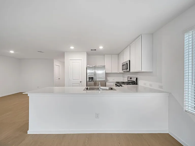 25625 Rose Creek Dr — Photo 6