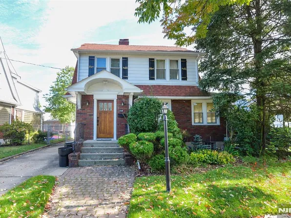 8-09 12th St, Fair Lawn, NJ 07410