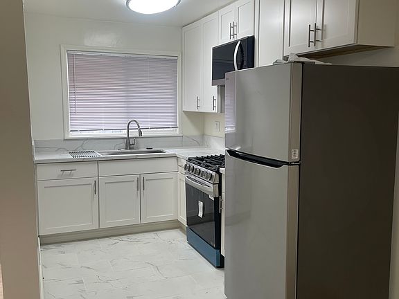 2nd image of 1241 N New Hampshire Ave #3