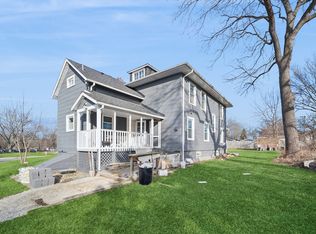 9 Center Rd, Streamwood, IL