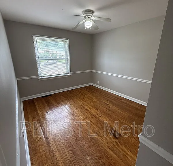 10235 Cabot Dr — Photo 4