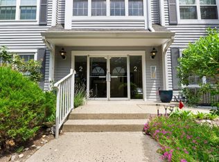 203 Raintree Ct, Helmetta, NJ 08828