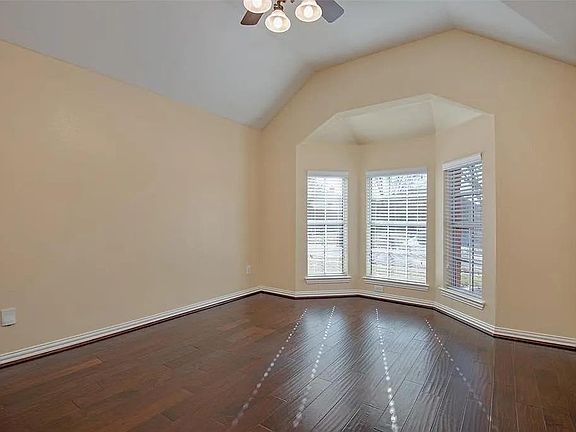 2nd image of 2437 Deerwood Dr