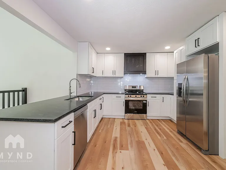 527 Lancelot Dr — Photo 13