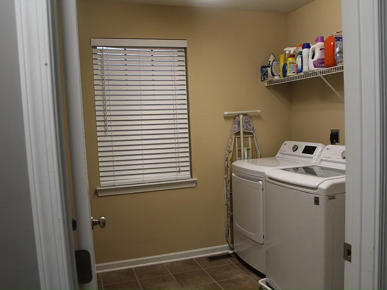 9880 Blue Spruce Dr — Photo 22