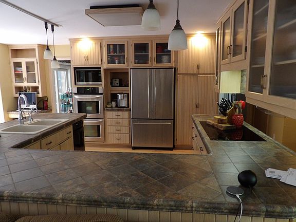 5th image of 14 Forestwood Dr
