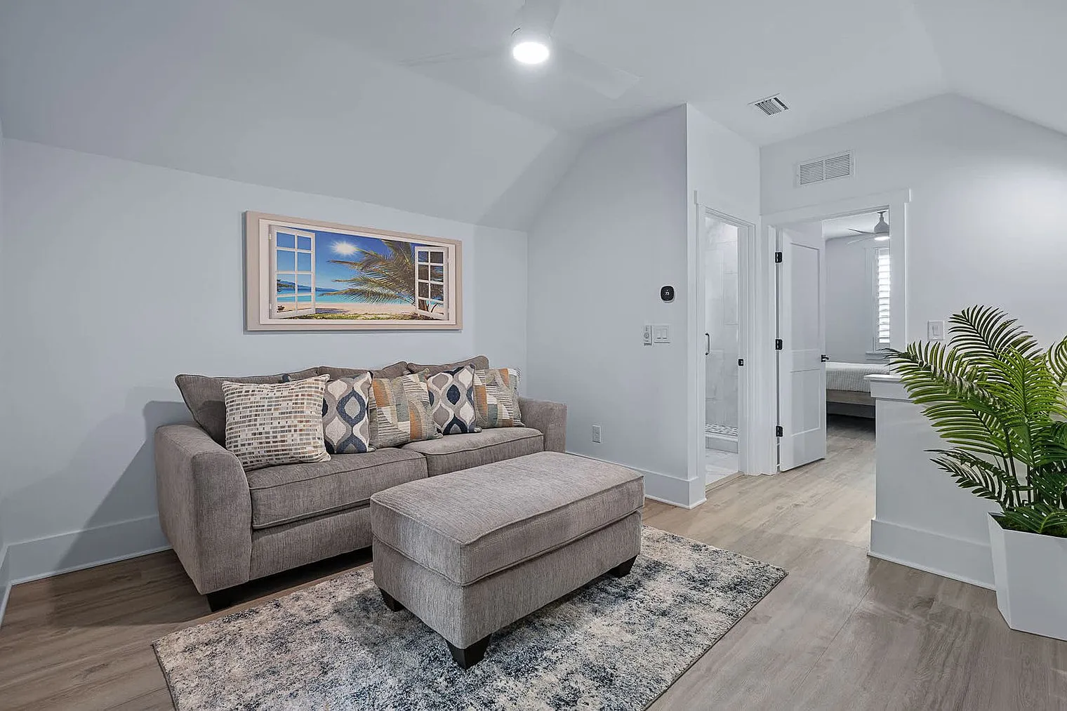 5 bed, 4.0 bath, 2292 sqft, $12,504 — Photo 4