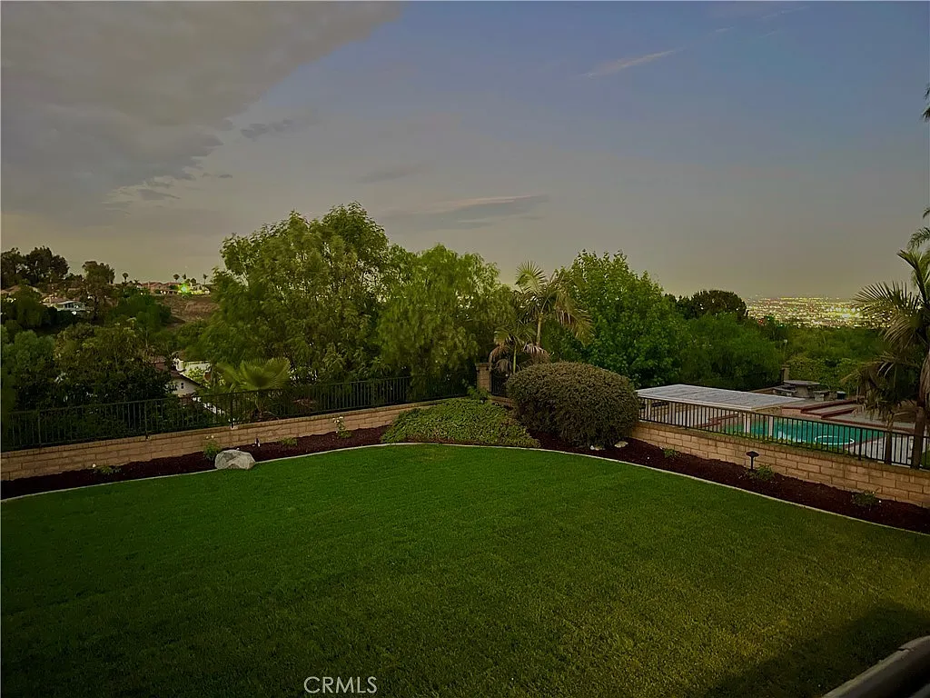4 bed, 2687 sqft, $4,800 — Photo 3