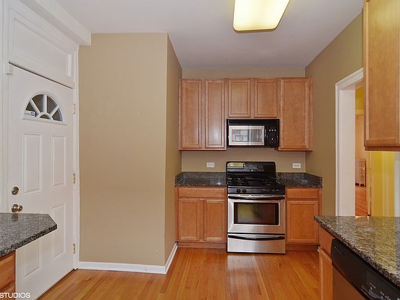 5th image of 6139 N Hoyne Ave #1
