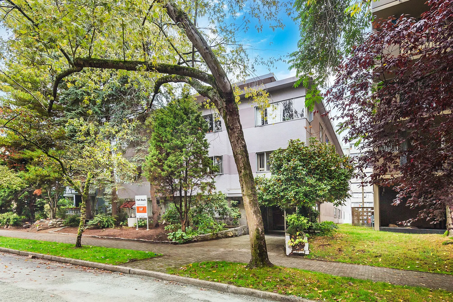 1925 Nelson St #1314381 photo 1