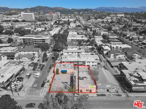 4545-4537 Santa Monica Blvd, Los Angeles, CA 90067