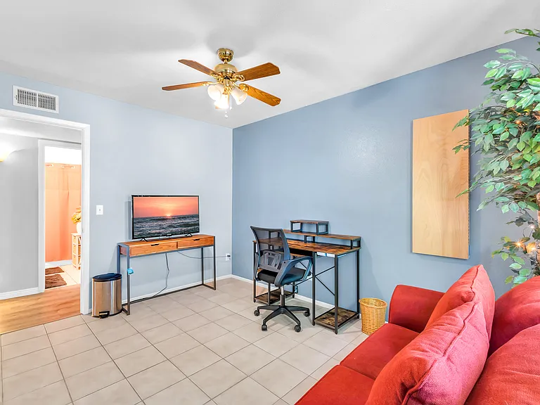 Office/Media room or Bedroom