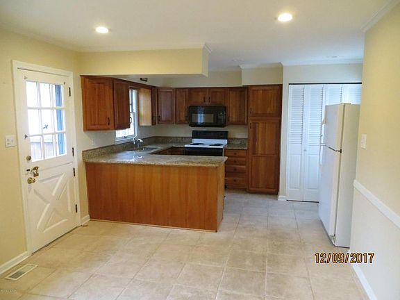 Kitchen and laundry closet
