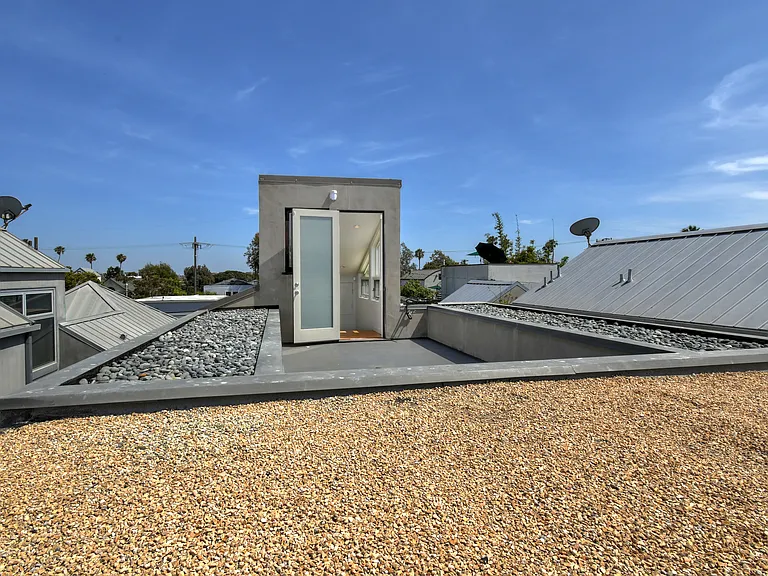 744 Marine St — Photo 49