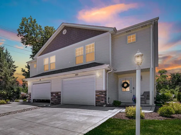 103 Summertree Dr, Porter, IN 46304