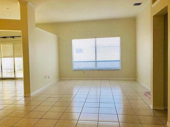 5th image of 1124 NW 139th Ave